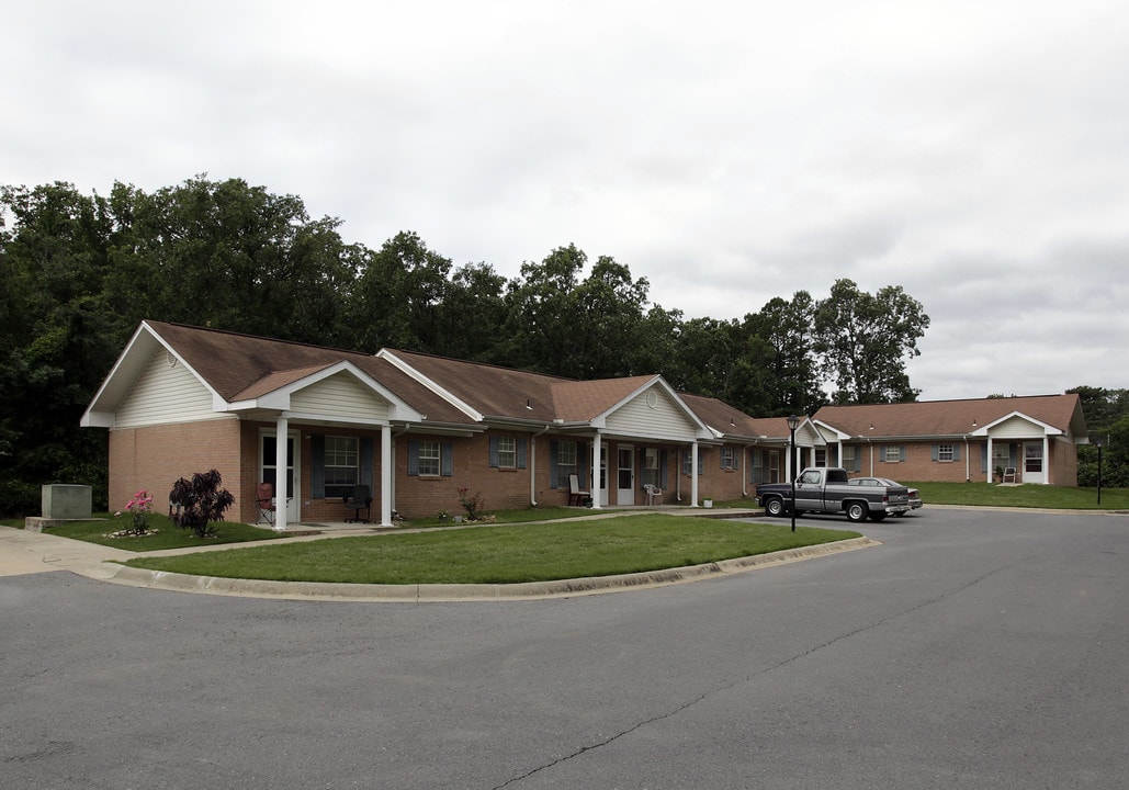 Woodland Hills in North Little Rock, AR - Building Photo