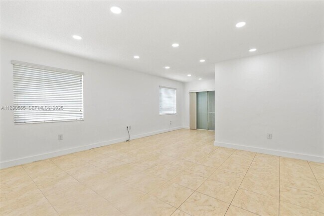 property at 5633 SW 40th St