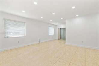 5633 SW 40th St in West Park, FL - Building Photo - Building Photo