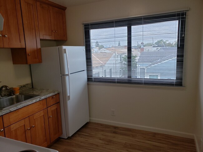 278 Milton Ave, Unit 3 in San Bruno, CA - Building Photo - Building Photo