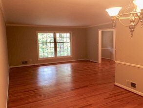 4625 Kings Down Rd in Atlanta, GA - Building Photo - Building Photo