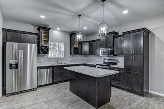 302 12th Ave W in Menomonie, WI - Building Photo - Building Photo