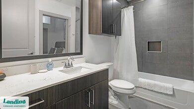 3030 Summer St, Unit 543 in Houston, TX - Foto de edificio - Building Photo