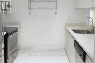 701 King St W in Toronto, ON - Building Photo - Building Photo