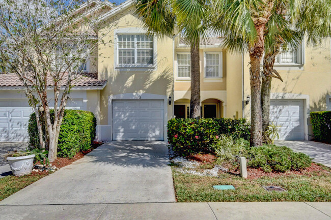 1172 Pinewood Lake Ct in Greenacres, FL - Foto de edificio - Building Photo