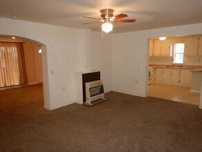 213-215 NE 7th St in Prineville, OR - Building Photo - Building Photo