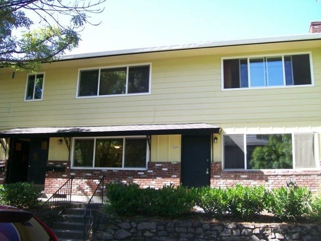 1427 NE Hancock St, Unit 4 in Portland, OR - Foto de edificio - Building Photo