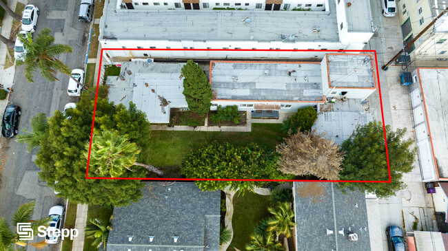 1440 Coronado Ave in Long Beach, CA - Building Photo - Building Photo