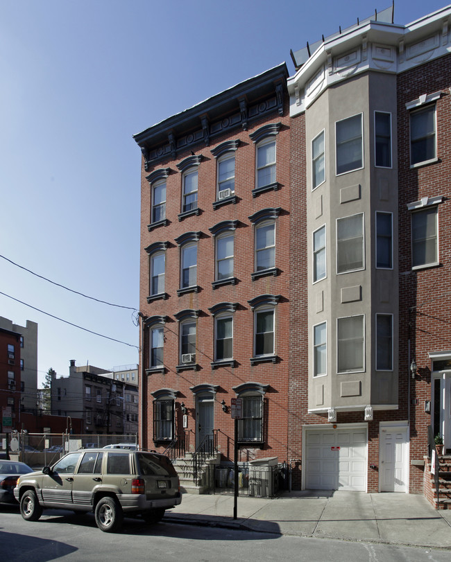 204 Willow Ave in Hoboken, NJ - Building Photo - Building Photo