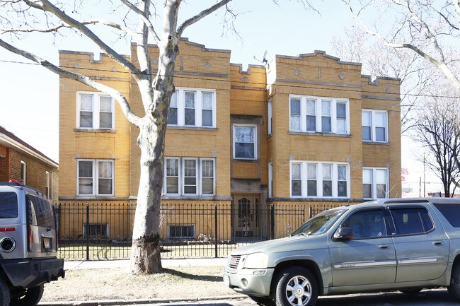 5800 S Troy St in Chicago, IL - Foto de edificio - Building Photo