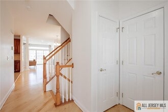98 S Shore Dr in South Amboy, NJ - Building Photo - Building Photo