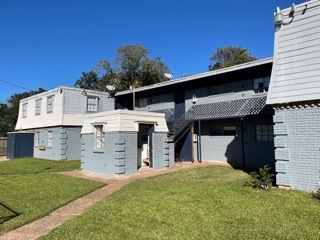 1825 Bayou Rd