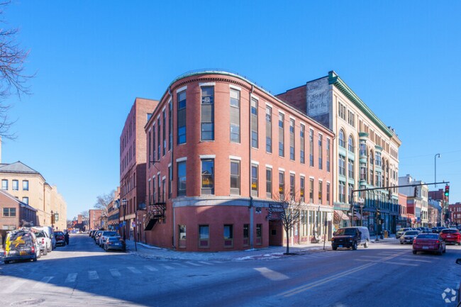 169 Merrimack St-Unit -502 in Lowell, MA - Building Photo - Building Photo