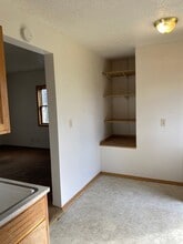 310 5th Ave SW in Watertown, SD - Building Photo - Building Photo