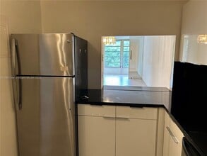 9430 Live Oak Pl in Davie, FL - Building Photo - Building Photo