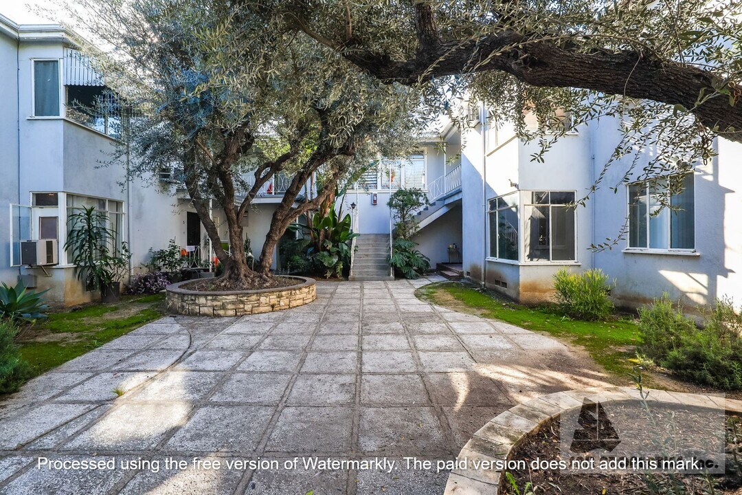 1014 E Carson St in Long Beach, CA - Building Photo