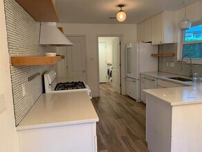 4404 Bouvet Ct in Austin, TX - Building Photo - Building Photo