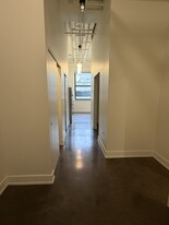 28 E Adams St in Chicago, IL - Building Photo