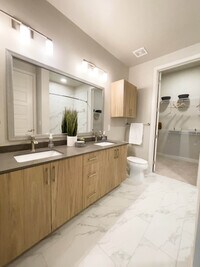 1810 Main Apartments photo'