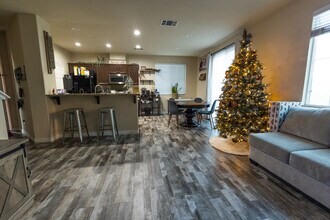 3327 Barkstone Dr in Riverside, CA - Building Photo - Building Photo