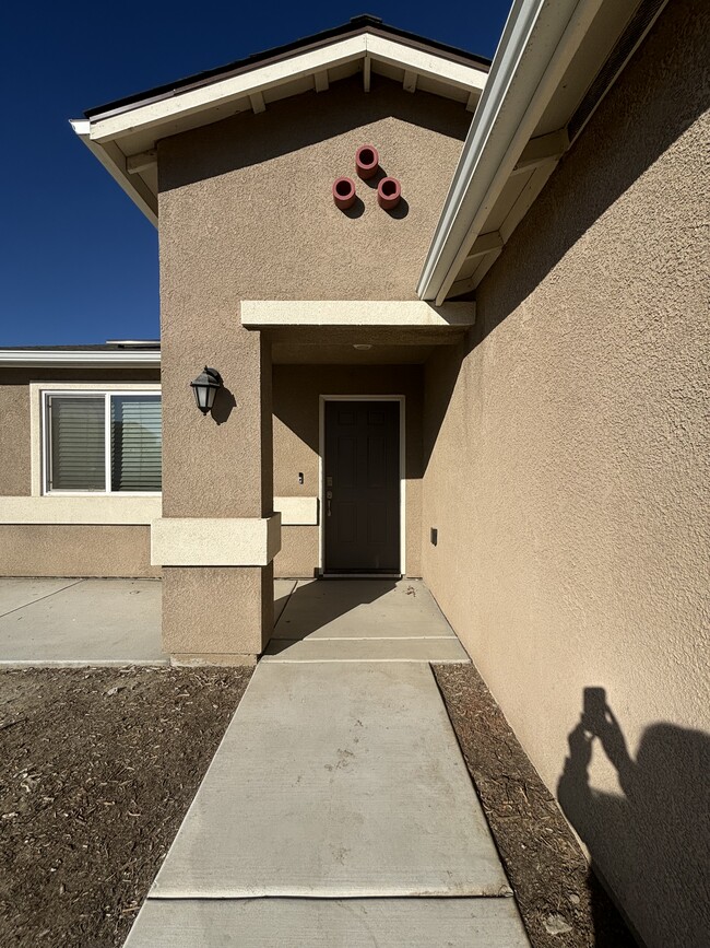 6008 Mardal Ave in Bakersfield, CA - Building Photo - Building Photo