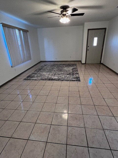 407 Buttercup in New Braunfels, TX - Foto de edificio - Building Photo