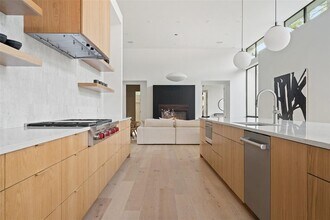 2704 Mountain Laurel Dr in Austin, TX - Building Photo - Building Photo