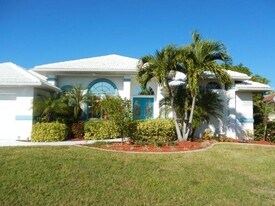 1980 Aqui Esta Dr in Punta Gorda, FL - Building Photo