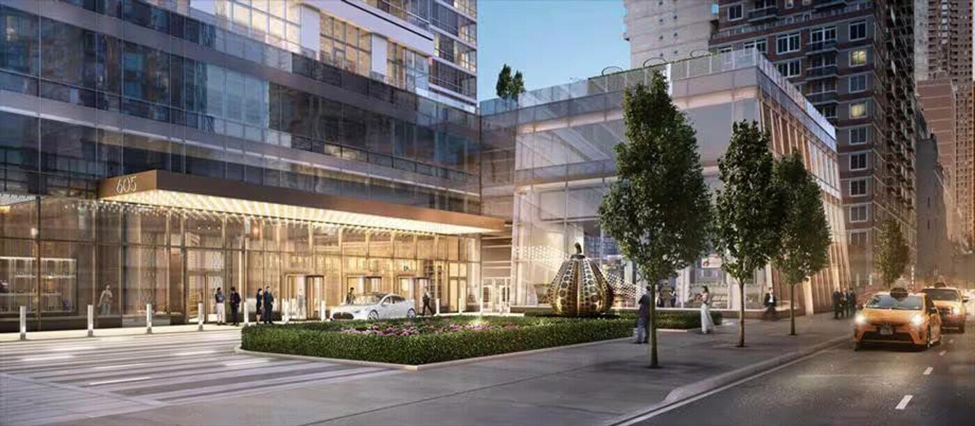 605 W 42nd St in New York, NY - Building Photo