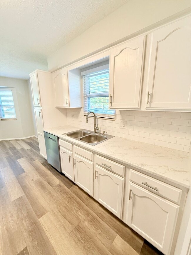 2735 W Katella Ln in Springfield, MO - Building Photo - Building Photo