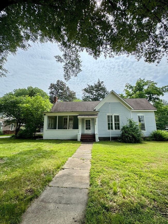 property at 216 S McCombs St