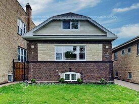 1939 N Sayre Ave in Chicago, IL - Building Photo