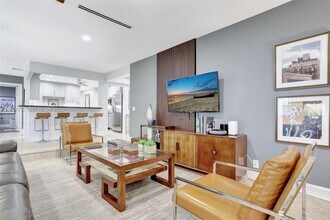 1128 W Cypress Dr in Pompano Beach, FL - Foto de edificio - Building Photo