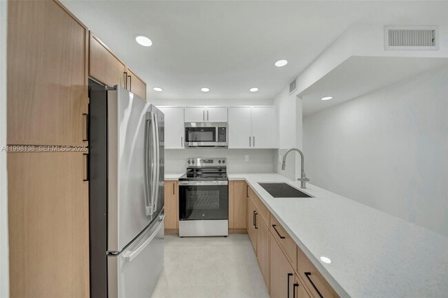 9455 W Flagler St in Miami, FL - Building Photo - Building Photo