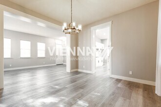 8121 Gilleland Dr in Roseville, CA - Building Photo - Building Photo