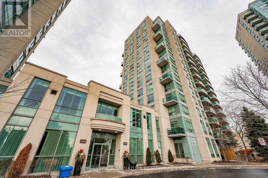 2565 Erin Centre Blvd in Mississauga, ON - Building Photo