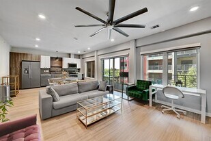 4361 S Congress Ave in Austin, TX - Building Photo