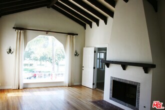418 S Roxbury Dr in Beverly Hills, CA - Building Photo - Building Photo