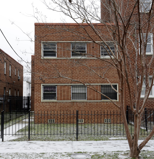 1810 Q St SE in Washington, DC - Foto de edificio - Building Photo