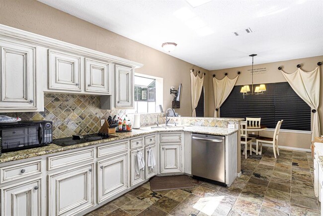 1627 Rambling Stone Dr in Richmond, TX - Building Photo - Building Photo
