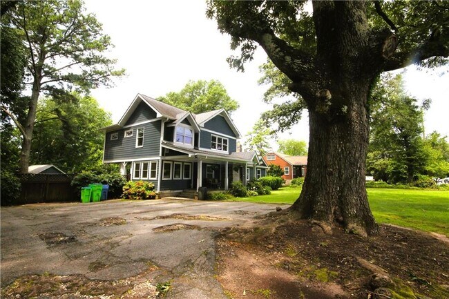 3293 Covington Hwy in Avondale Estates, GA - Building Photo - Building Photo