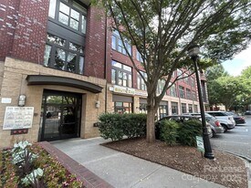 2125 Southend Dr in Charlotte, NC - Building Photo