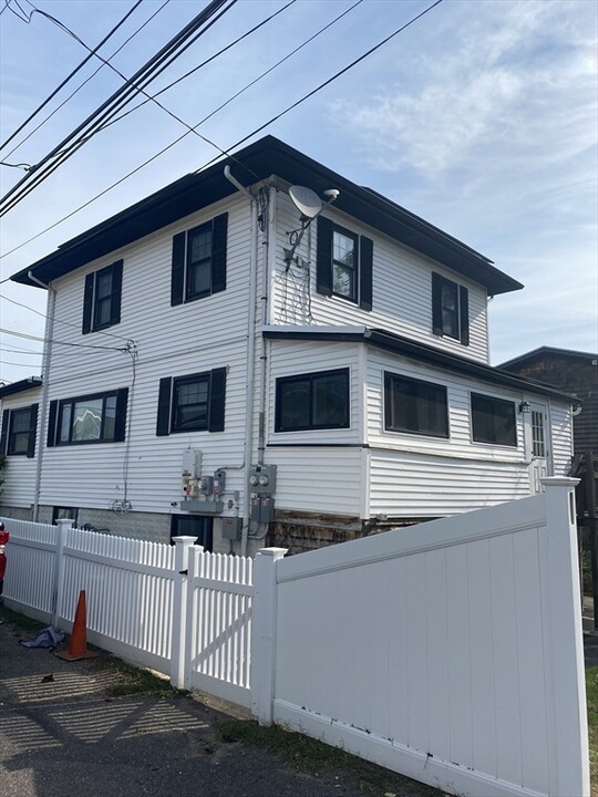 3 Clinton Rd-Unit -2 in Revere, MA - Foto de edificio
