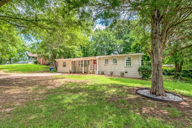 16 Bromack Dr SE in Atlanta, GA - Building Photo - Building Photo