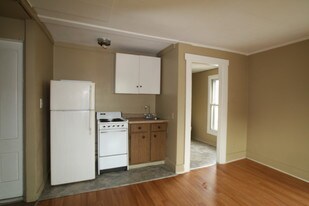 14 Oak St Apartments