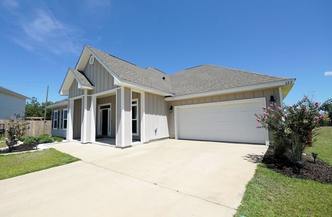 602 Champ Trl in Crestview, FL - Building Photo - Building Photo