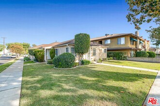 340 N Monterey St in Alhambra, CA - Foto de edificio - Building Photo