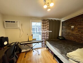 39 Symphony Rd, Unit 31 in Boston, MA - Building Photo - Building Photo