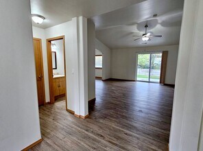 474 Charbonneau Dr in Richland, WA - Building Photo - Building Photo