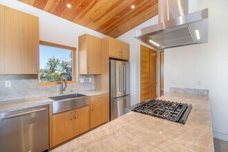 2503 Deerpark Dr in San Diego, CA - Building Photo - Building Photo